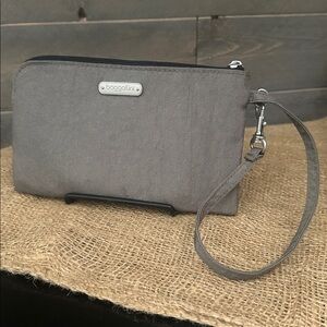 Baggallini Charcoal Grey Wristlet w/RFID NWOT